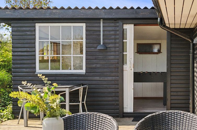 Vakantiehuis "Sölvy" - 300m from the sea