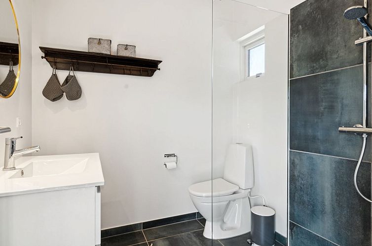 Vakantiehuis "Sölvy" - 300m from the sea