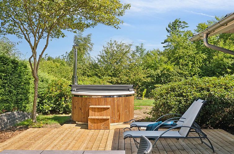 Vakantiehuis "Avni" - 300m from the sea