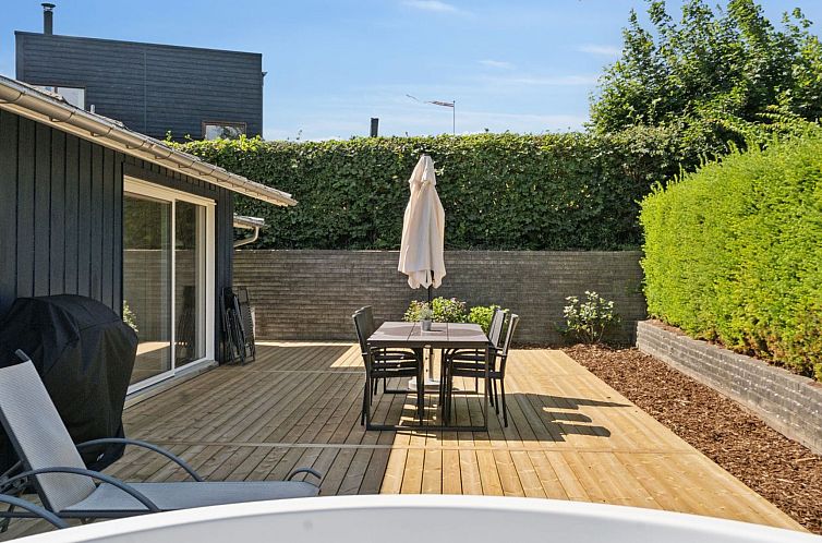 Vakantiehuis "Avni" - 300m from the sea
