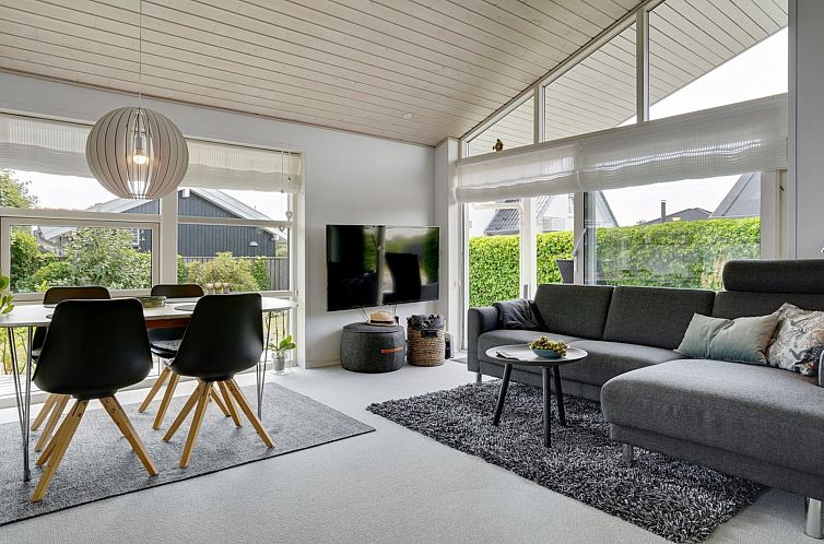 Vakantiehuis "Sjarlotte" - 100m from the sea