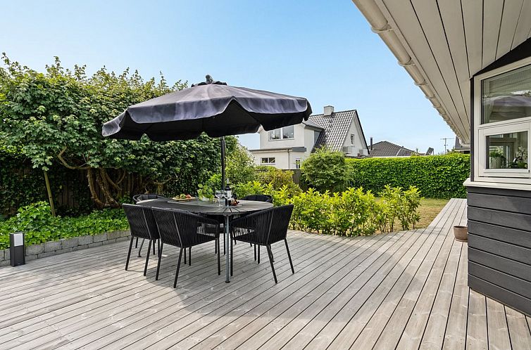 Vakantiehuis "Sjarlotte" - 100m from the sea