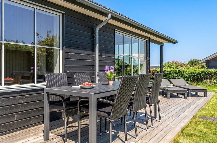 Vakantiehuis "Sjarlotte" - 100m from the sea