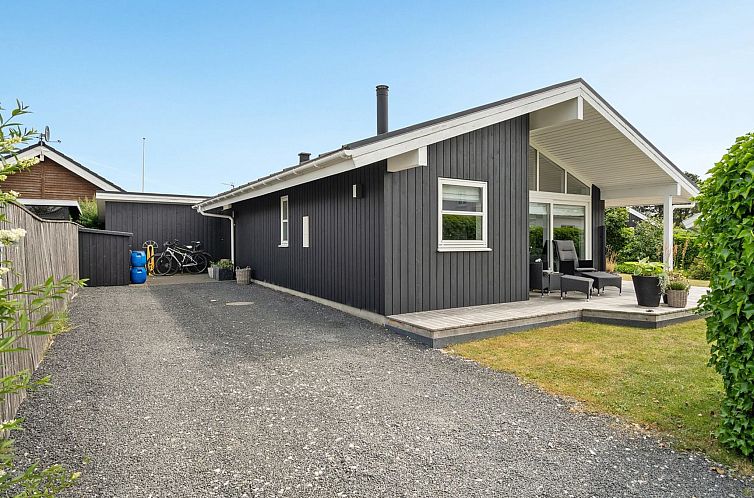 Vakantiehuis "Sjarlotte" - 100m from the sea