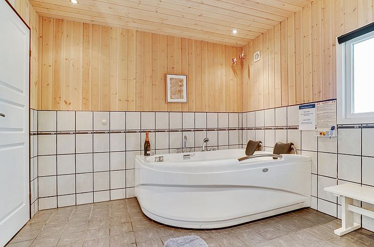 Vakantiehuis "Tord" - 350m from the sea