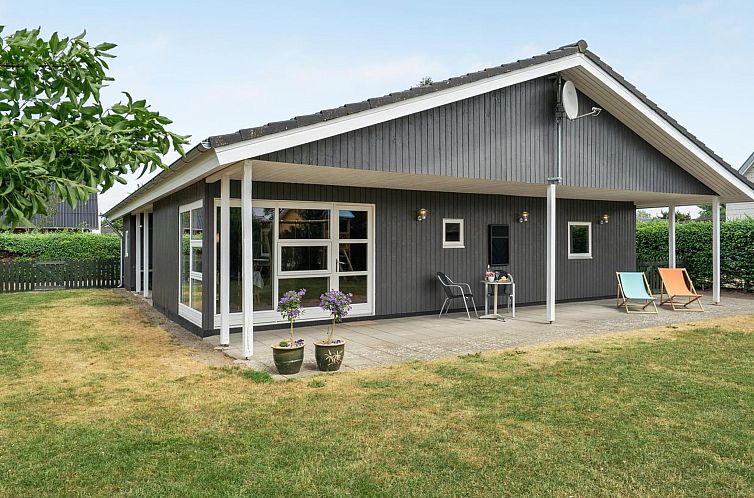 Vakantiehuis "Tord" - 350m from the sea