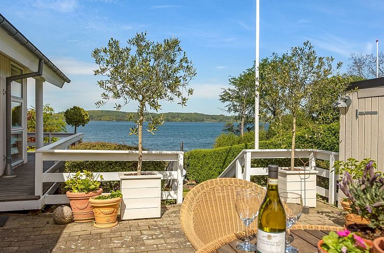 Vakantiehuis "Tini" - 50m to the fjord