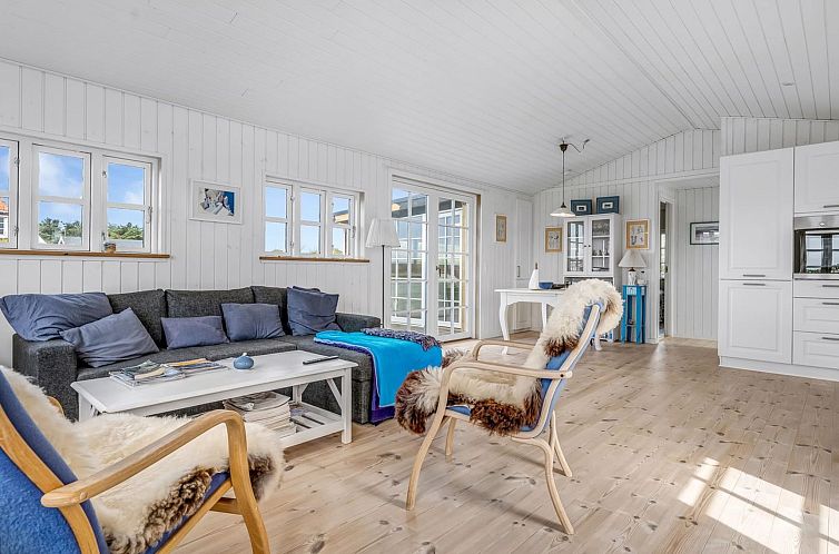 Vakantiehuis "Thine" - 250m from the sea