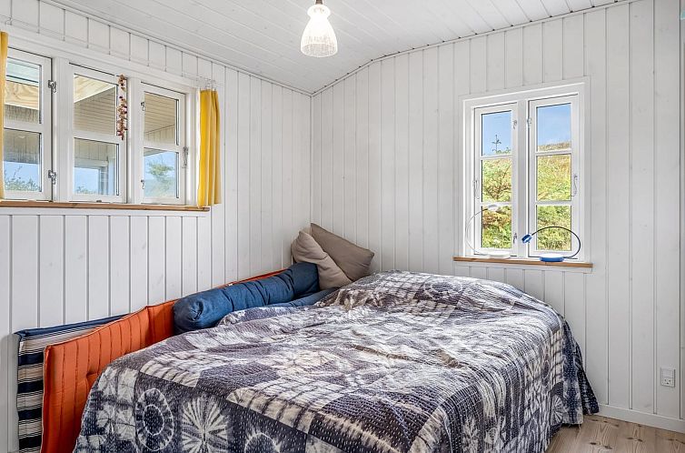 Vakantiehuis "Thine" - 250m from the sea