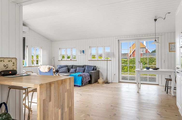 Vakantiehuis "Thine" - 250m from the sea