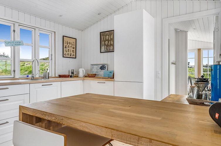 Vakantiehuis "Thine" - 250m from the sea