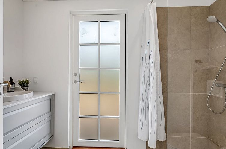 Vakantiehuis "Thine" - 250m from the sea