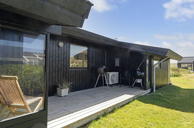 Vakantiehuis "Waghn" - 250m from the sea