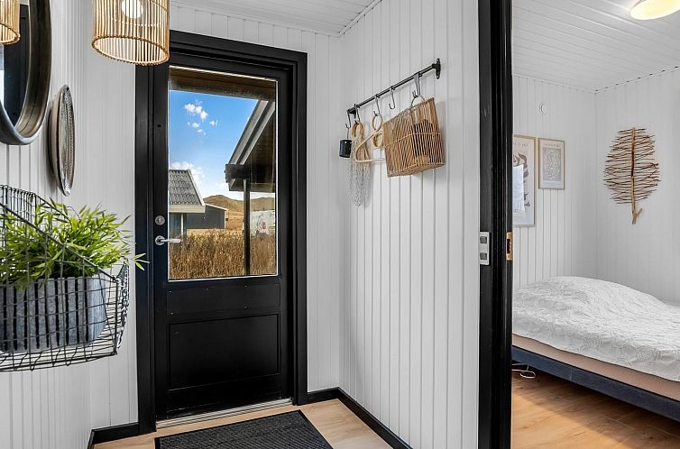 Vakantiehuis "Waghn" - 250m from the sea