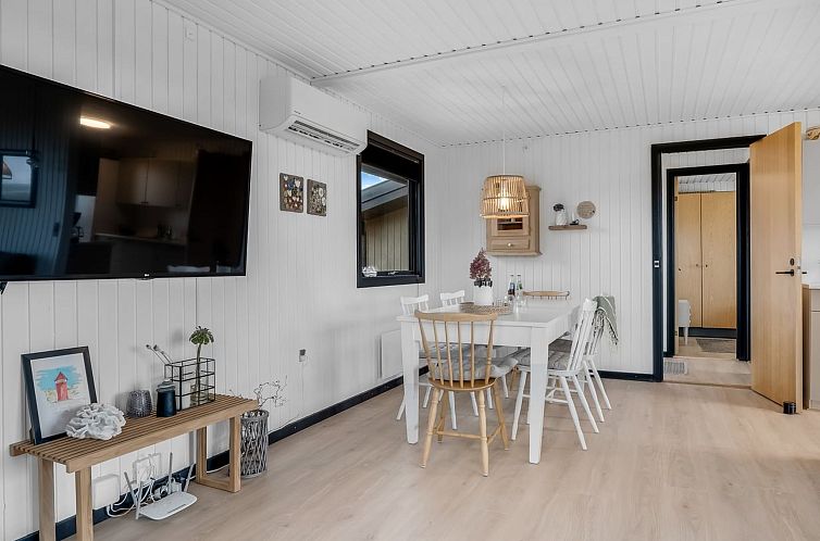 Vakantiehuis "Waghn" - 250m from the sea