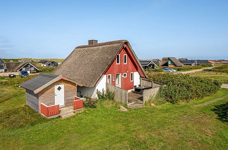 Vakantiehuis "Iines" - 200m from the sea