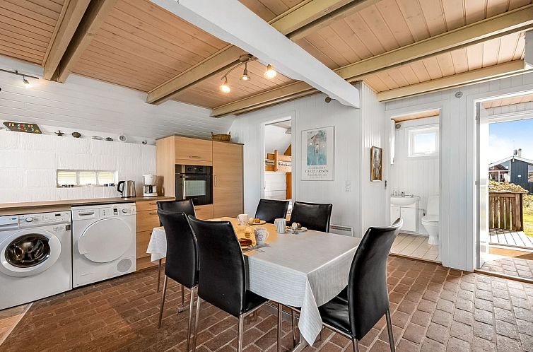Vakantiehuis "Iines" - 200m from the sea