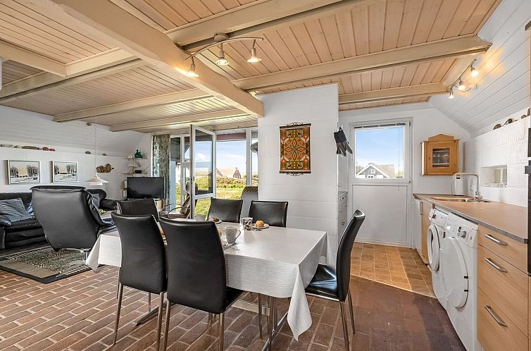 Vakantiehuis "Iines" - 200m from the sea