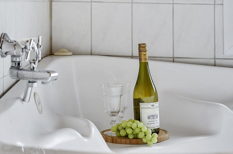 Vakantiehuis "Hebba" - 300m from the sea