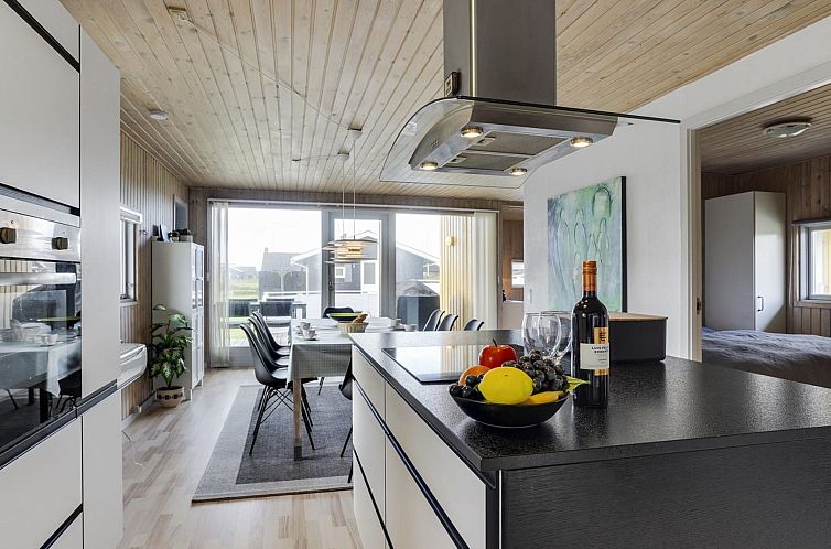 Vakantiehuis "Hebba" - 300m from the sea