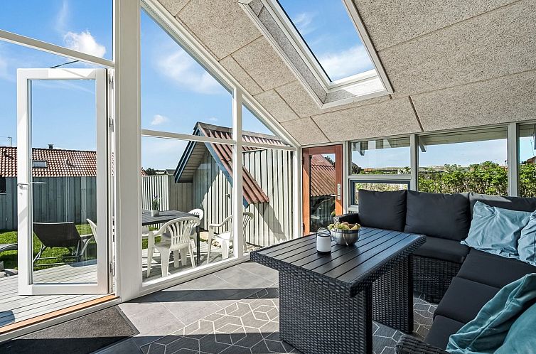 Vakantiehuis "Emppu" - 250m from the sea