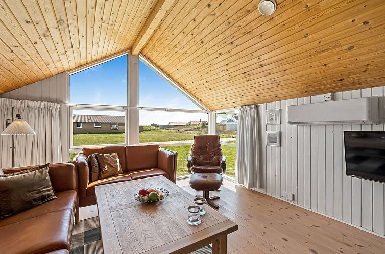 Vakantiehuis "Emppu" - 250m from the sea