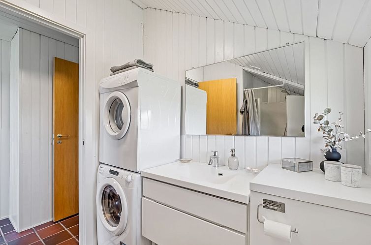 Vakantiehuis "Emppu" - 250m from the sea