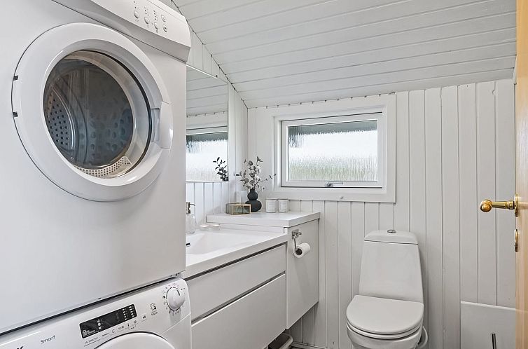 Vakantiehuis "Emppu" - 250m from the sea