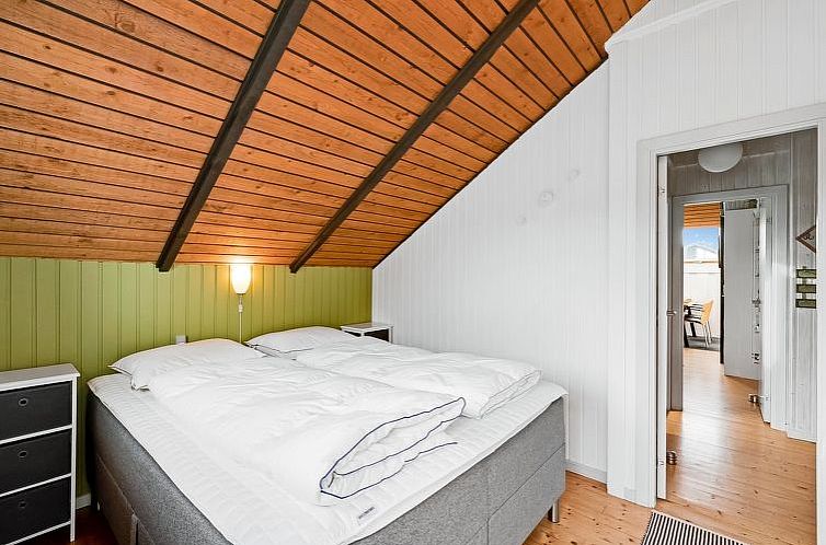 Vakantiehuis "Olesia" - 250m from the sea