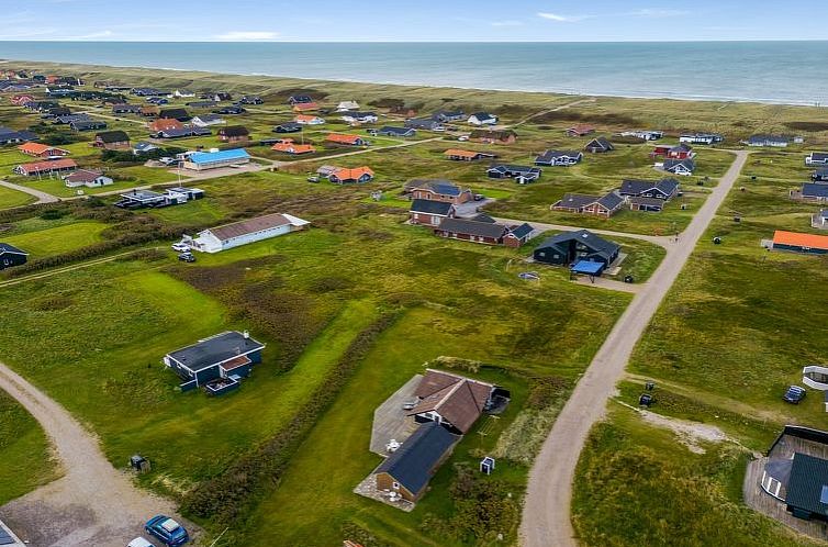 Vakantiehuis "Olesia" - 250m from the sea
