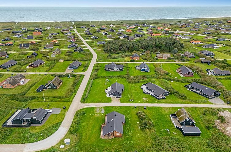 Vakantiehuis "Erland" - 500m from the sea