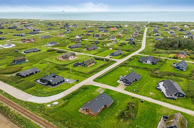 Vakantiehuis "Erland" - 500m from the sea