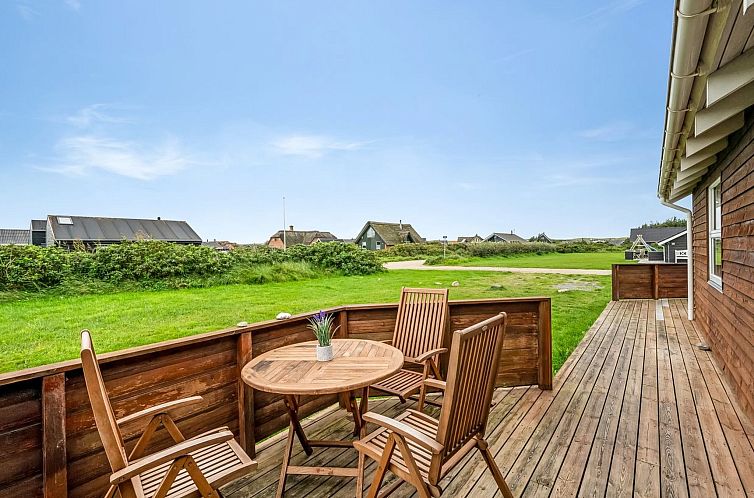 Vakantiehuis "Erland" - 500m from the sea