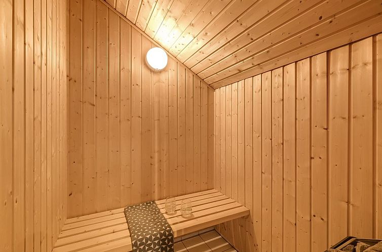 Vakantiehuis "Erland" - 500m from the sea