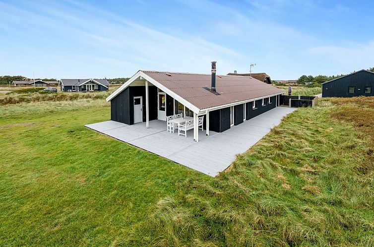 Vakantiehuis "Elnur" - 100m from the sea