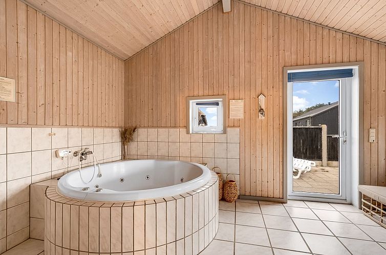 Vakantiehuis "Elnur" - 100m from the sea