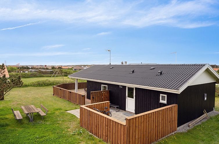 Vakantiehuis "Wolter" - 700m from the sea