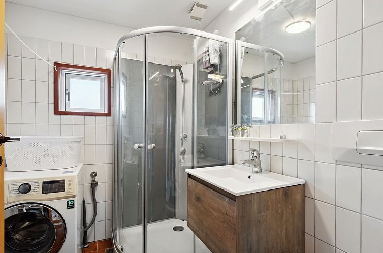 Vakantiehuis "Wolter" - 700m from the sea
