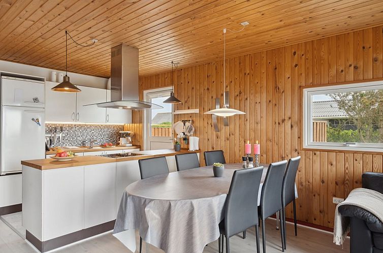 Vakantiehuis "Wolter" - 700m from the sea