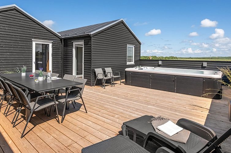 Vakantiehuis "Ivar" - 300m from the sea