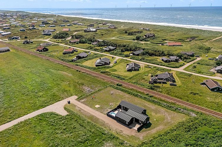 Vakantiehuis "Ivar" - 300m from the sea