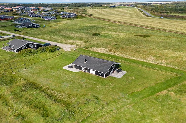 Vakantiehuis "Eemil" - 700m from the sea