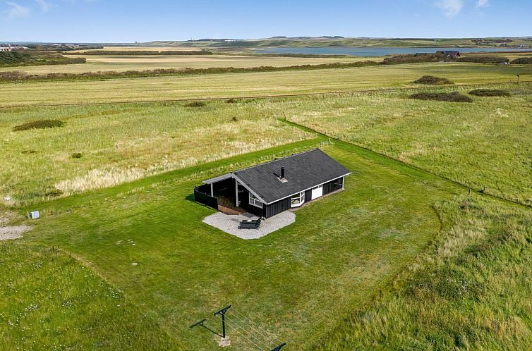 Vakantiehuis "Eemil" - 700m from the sea