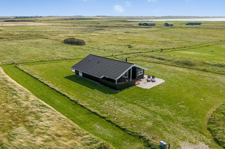 Vakantiehuis "Eemil" - 700m from the sea