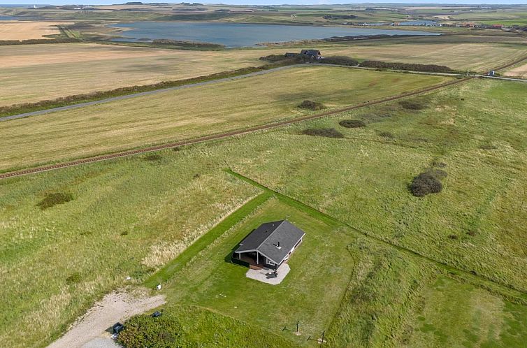 Vakantiehuis "Eemil" - 700m from the sea