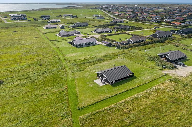 Vakantiehuis "Eemil" - 700m from the sea