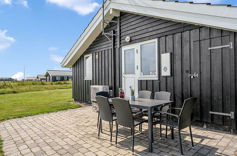 Vakantiehuis "Eemil" - 700m from the sea