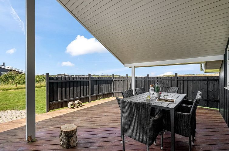 Vakantiehuis "Eemil" - 700m from the sea