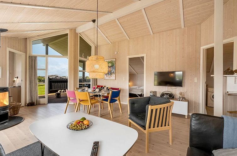 Vakantiehuis "Eemil" - 700m from the sea