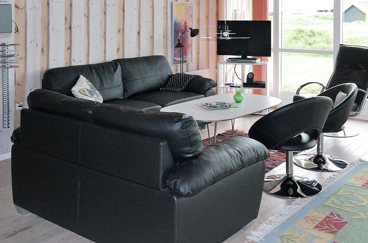 Vakantiehuis "Bryngeir" - 100m from the sea